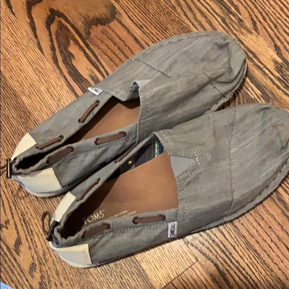 men’s TOMS shoes. Size 12. Loafers. Grey.